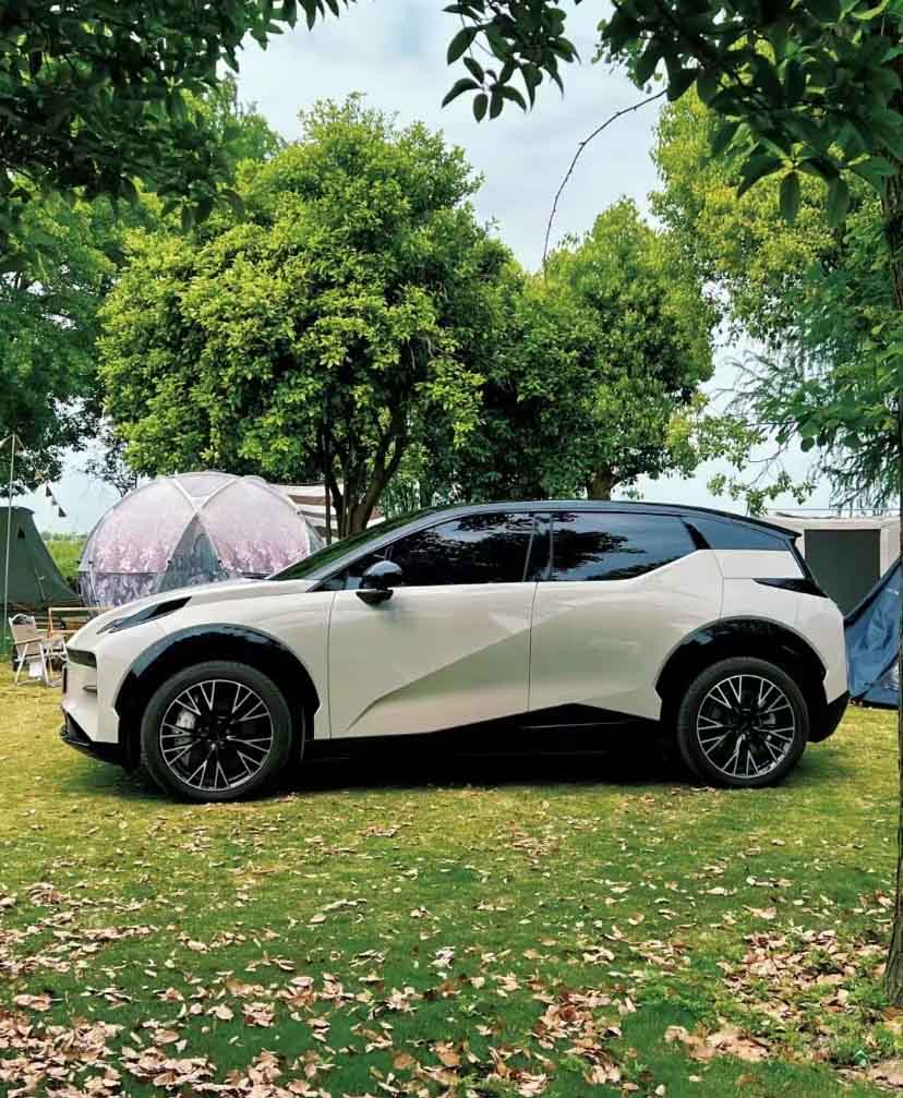 Zeekr X Electric SUV